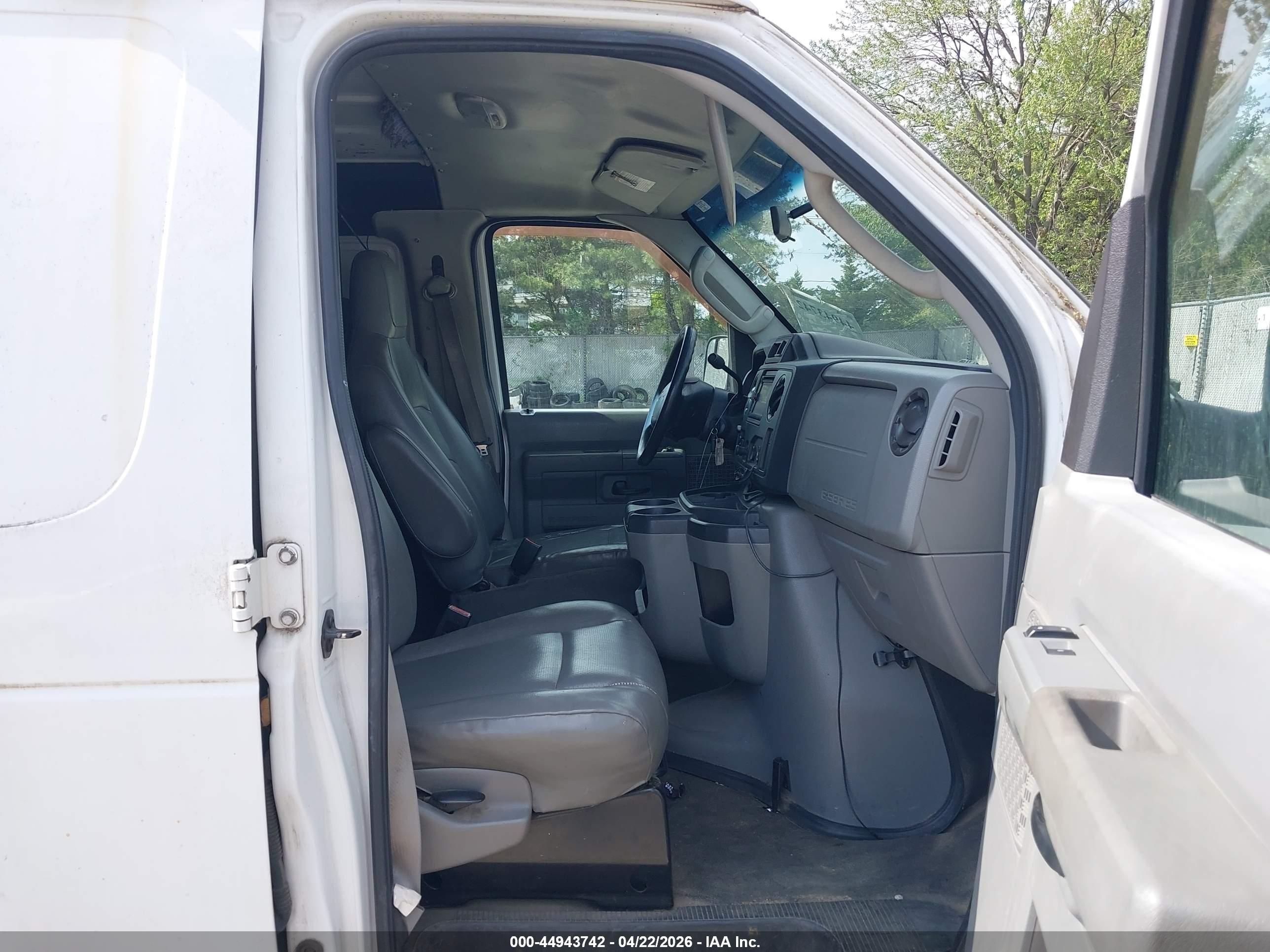 2011 Ford E-250 Commercial White vin: 1FTNE2EW6BDB32708