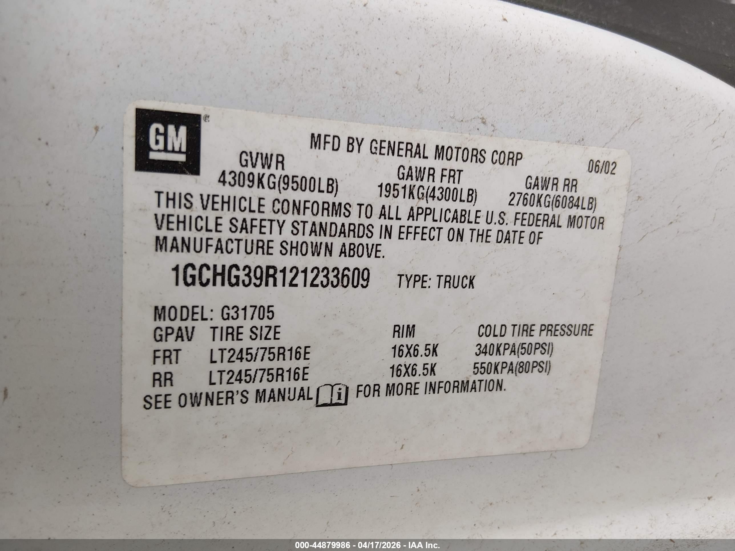 2002 Chevrolet Express Cargo Van   White vin: 1GCHG39R121233609