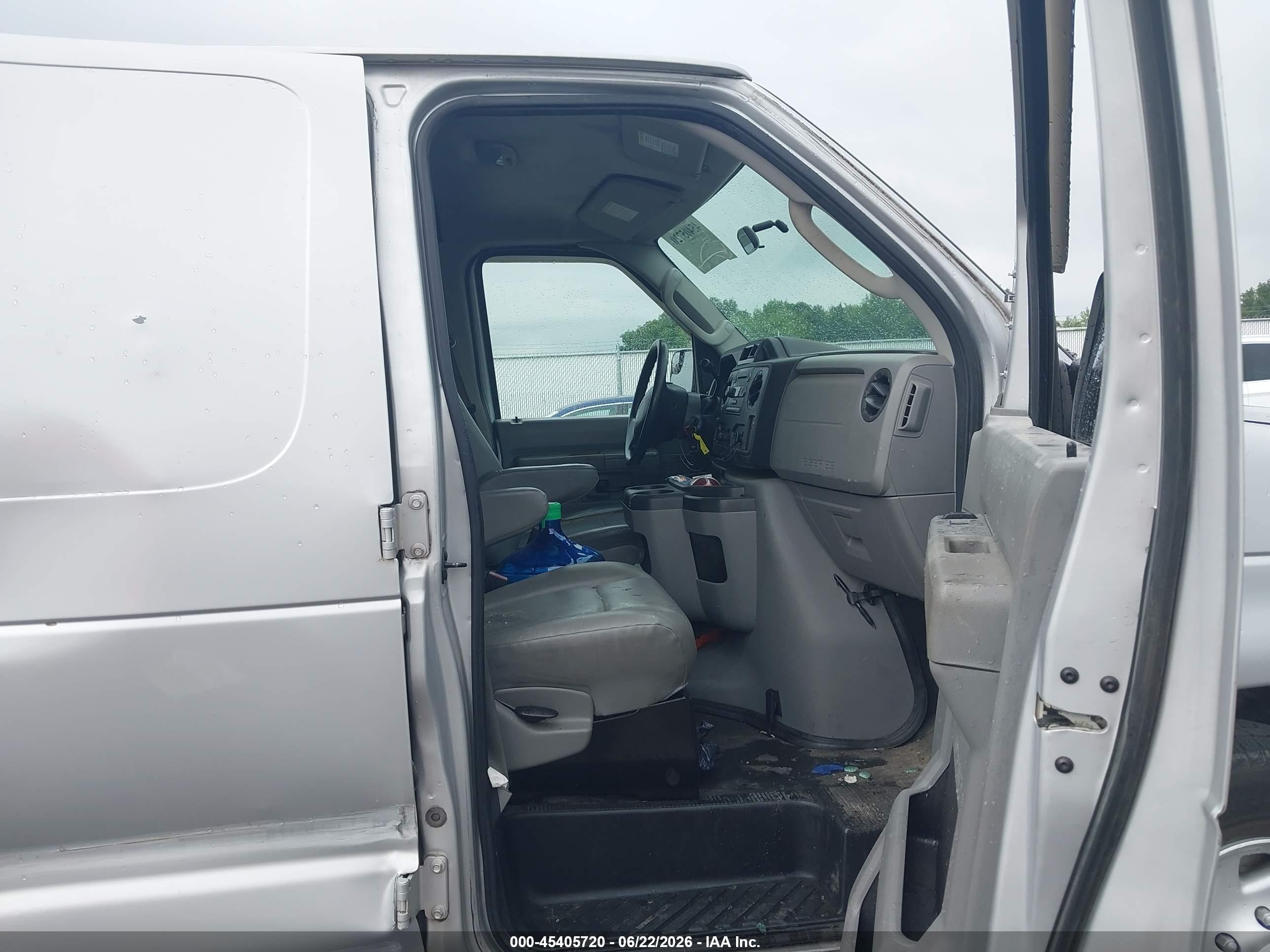 2012 Ford E-250 Commercial/recreational Silver vin: 1FTNE2EW7CDB12520