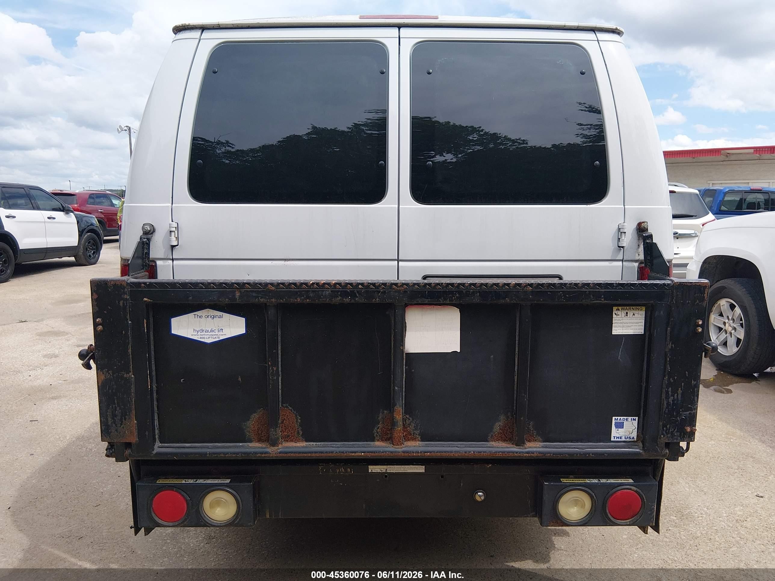 2013 Ford E-250 Commercial White vin: 1FTNE2EW8DDB06890