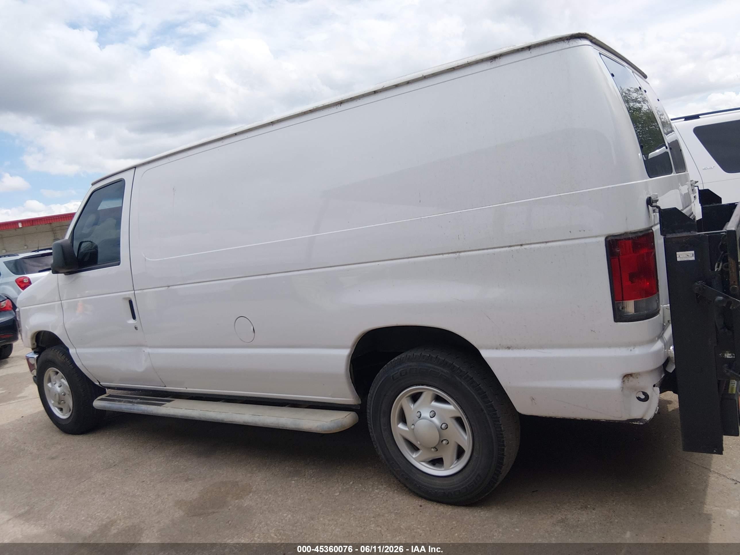 2013 Ford E-250 Commercial White vin: 1FTNE2EW8DDB06890