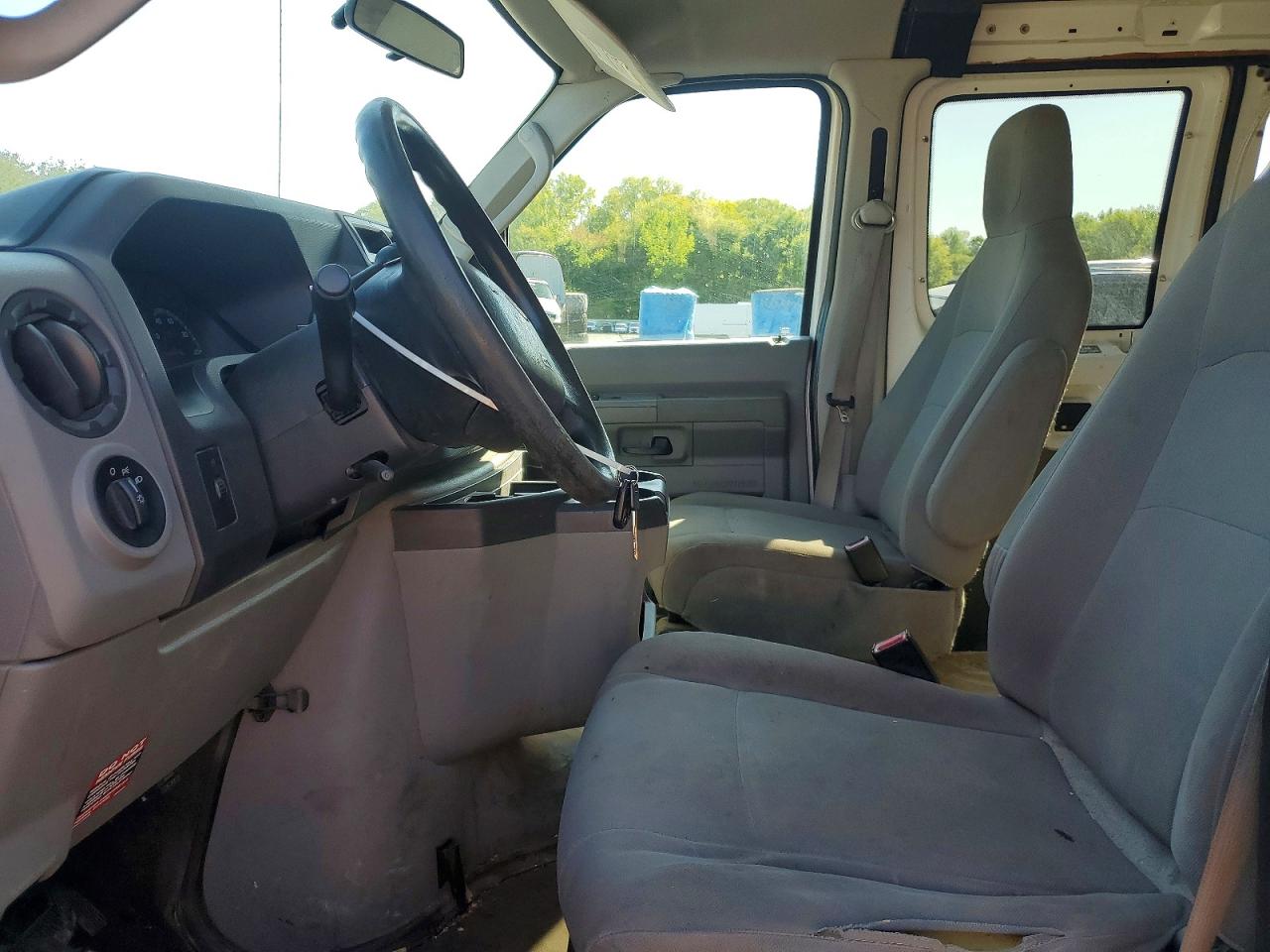 2011 Ford Econoline E250 Van White vin: 1FTNE2EW9BDA41738