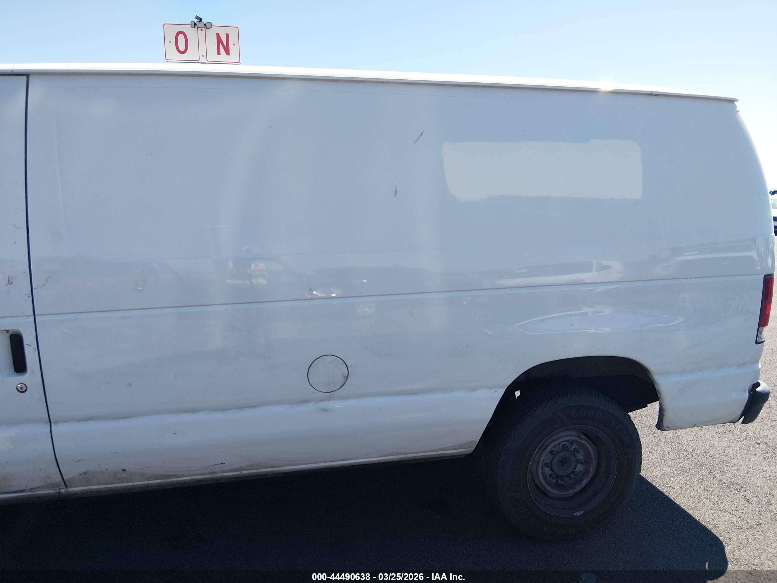 2012 Ford E-250 Commercial White vin: 1FTNE2EW9CDA98071