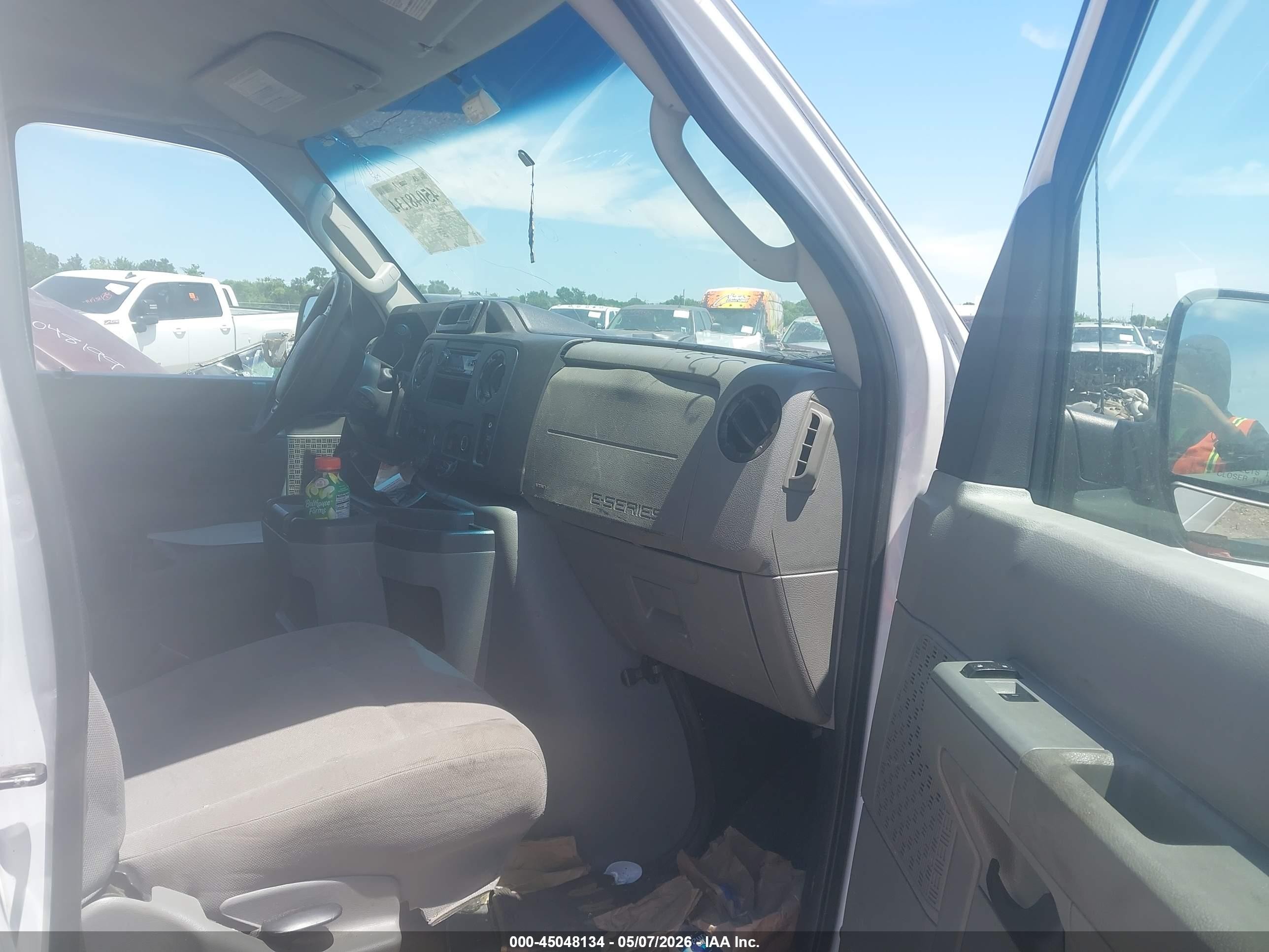 2013 Ford E-250 Commercial White vin: 1FTNE2EW9DDA25946