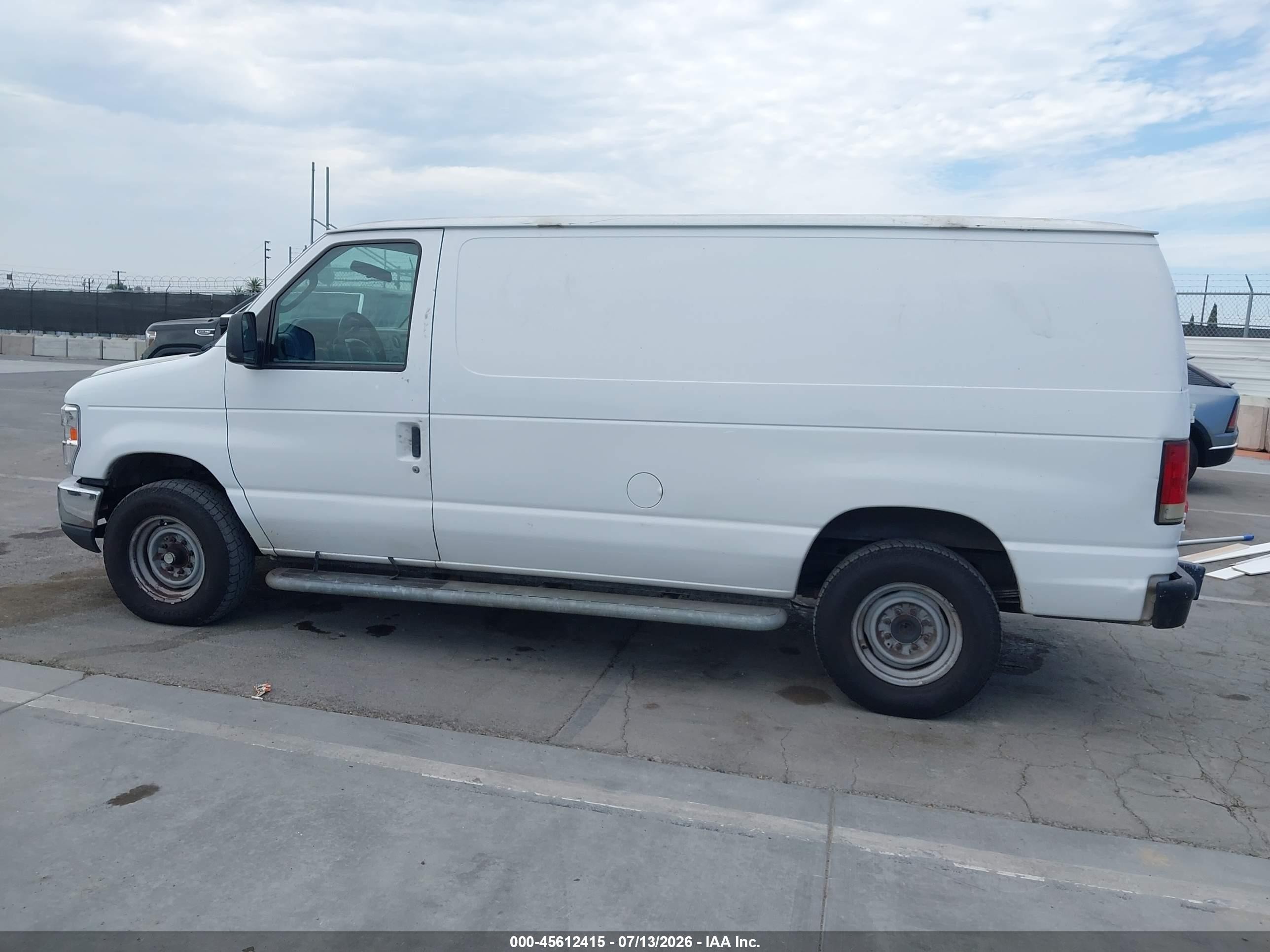2013 Ford E-250 Commercial White vin: 1FTNE2EW9DDA70322