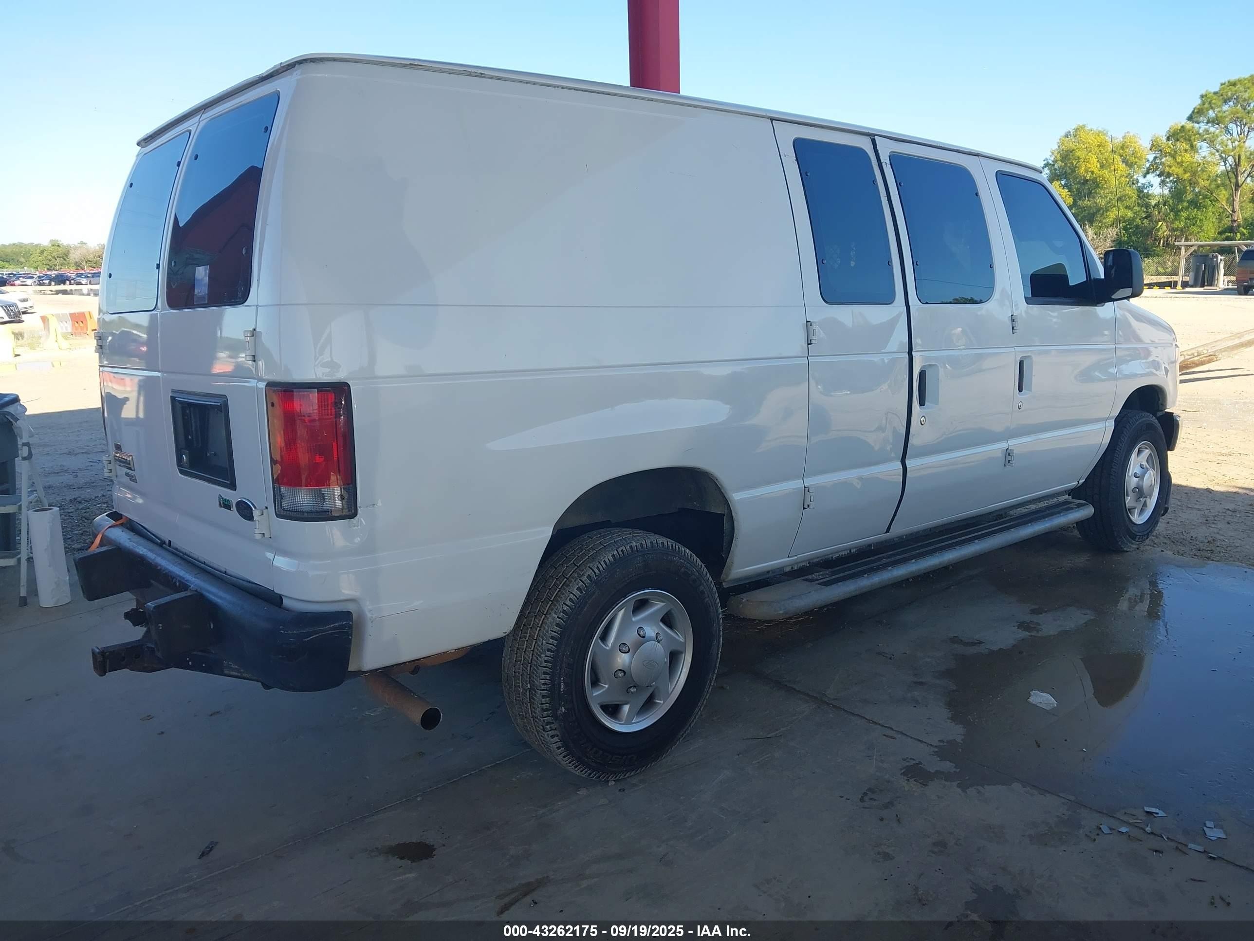 2013 Ford E-250 Commercial White vin: 1FTNE2EWXDDA96377