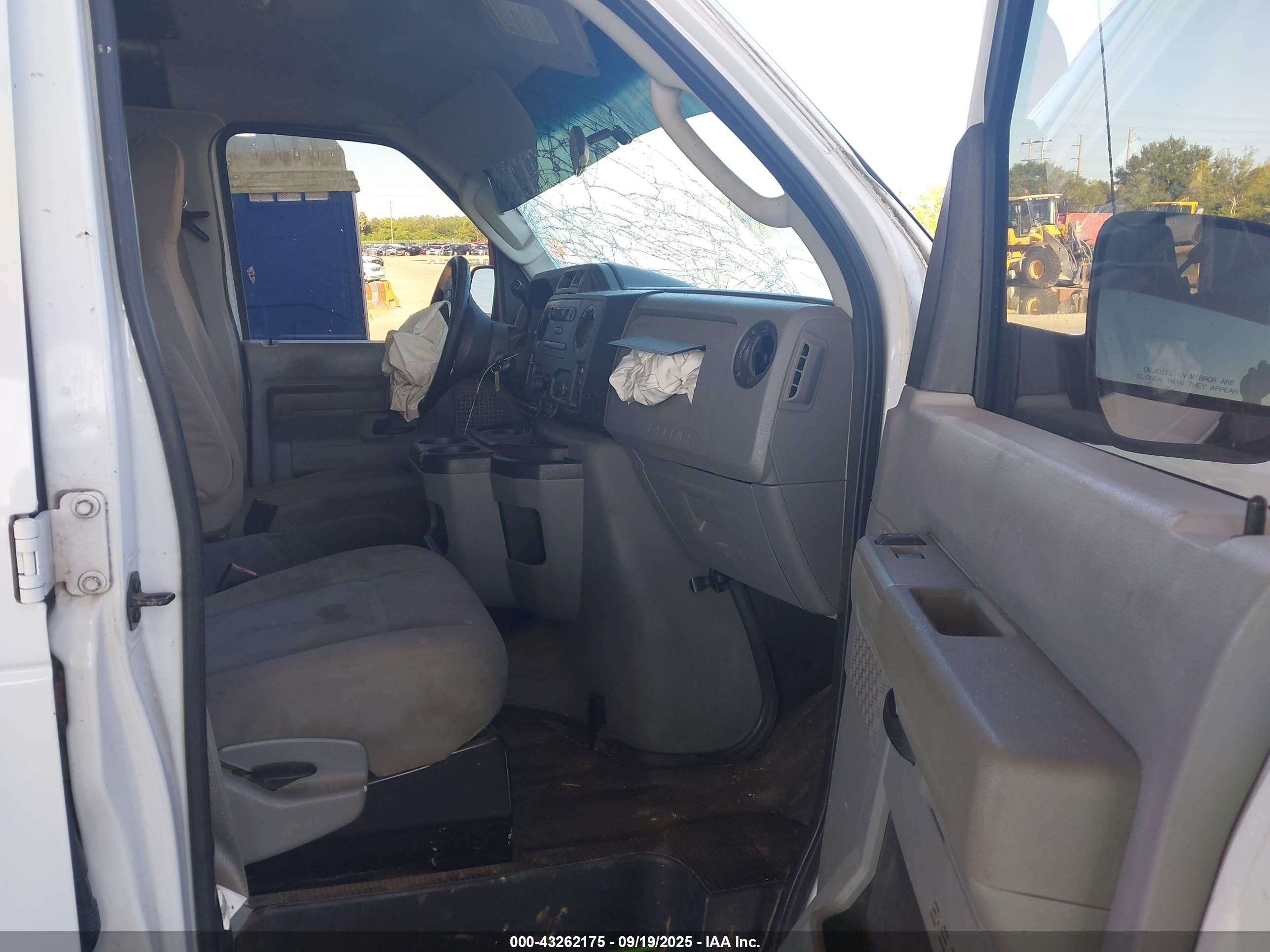 2013 Ford E-250 Commercial White vin: 1FTNE2EWXDDA96377