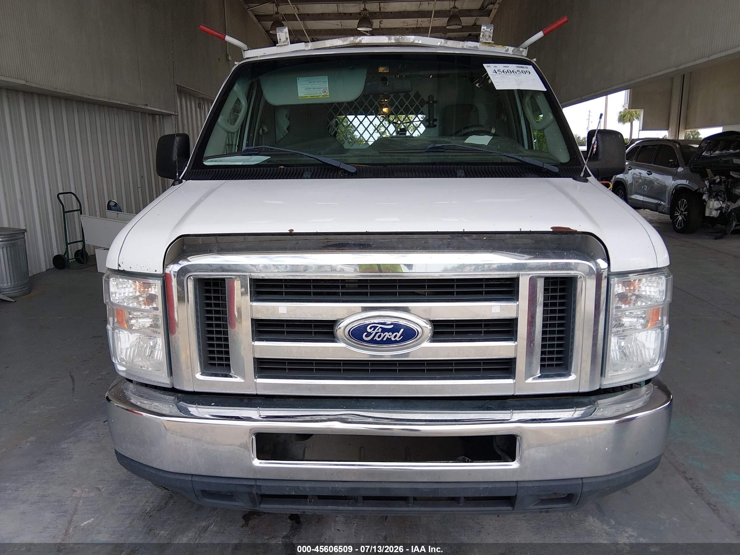 2014 Ford E-250 Commercial Белый vin: 1FTNE2EWXEDB01322