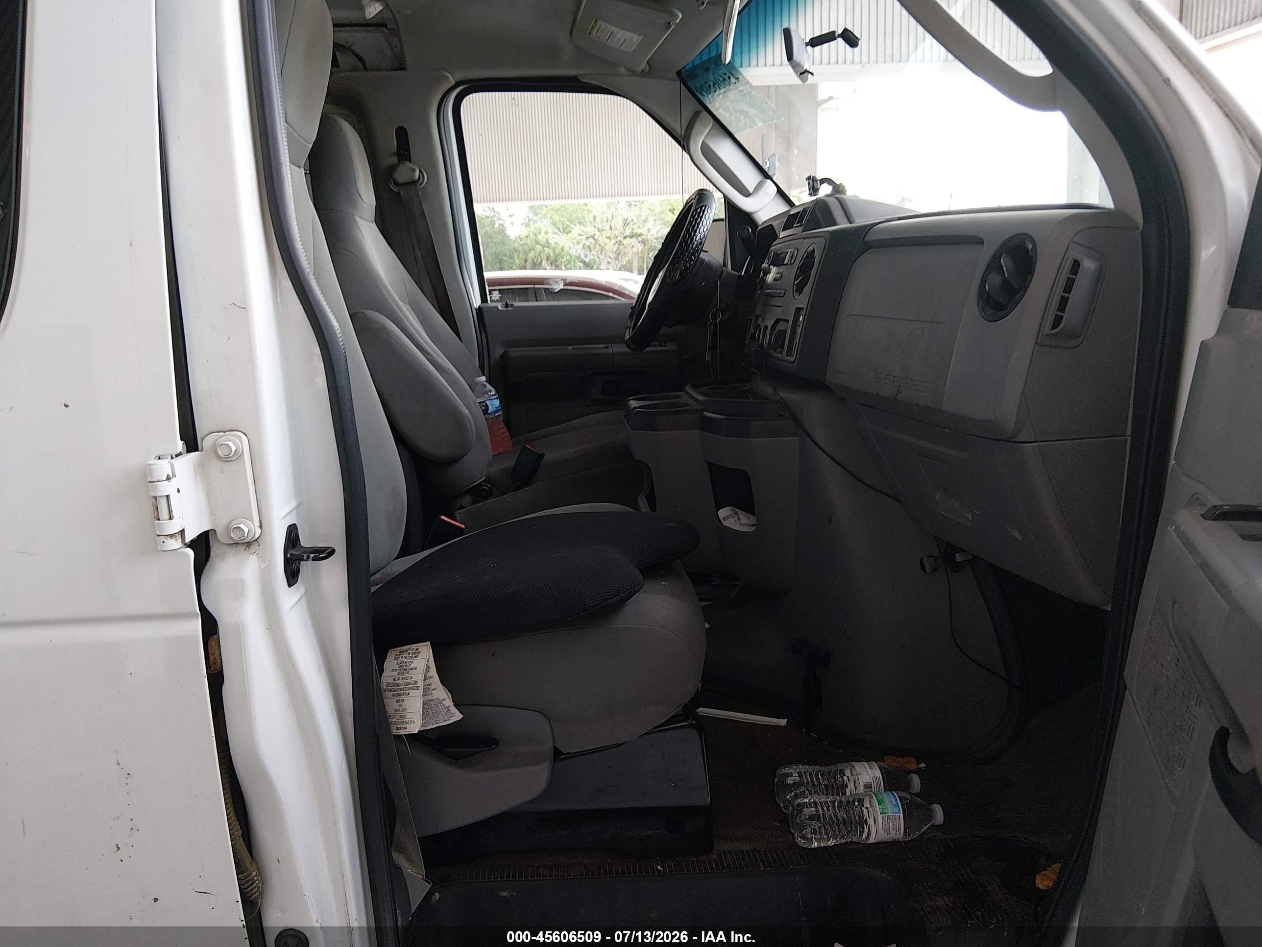2014 Ford E-250 Commercial Белый vin: 1FTNE2EWXEDB01322