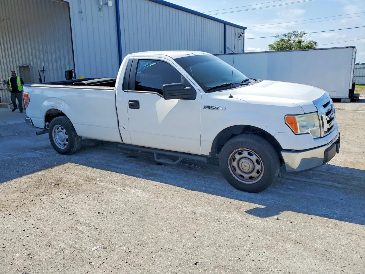 2012 Ford F150 White vin: 1FTNF1CF0CKD80590