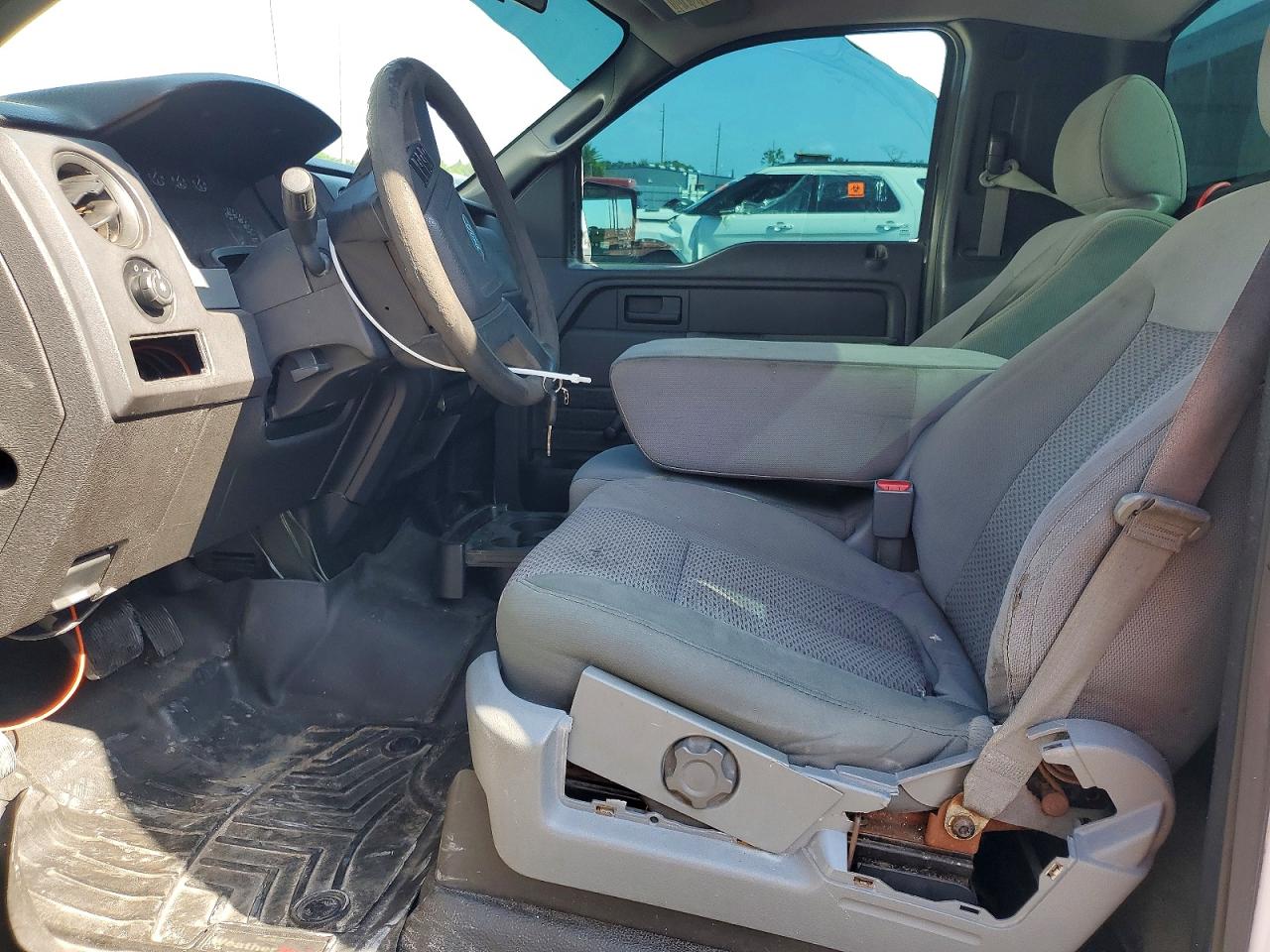 2012 Ford F150 White vin: 1FTNF1CF0CKD80590
