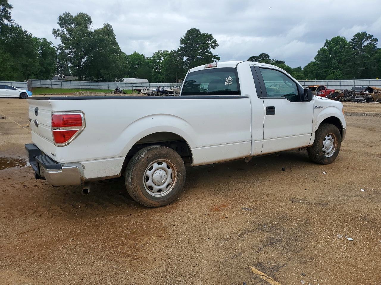 2013 Ford F150 White vin: 1FTNF1CF0DKD56033