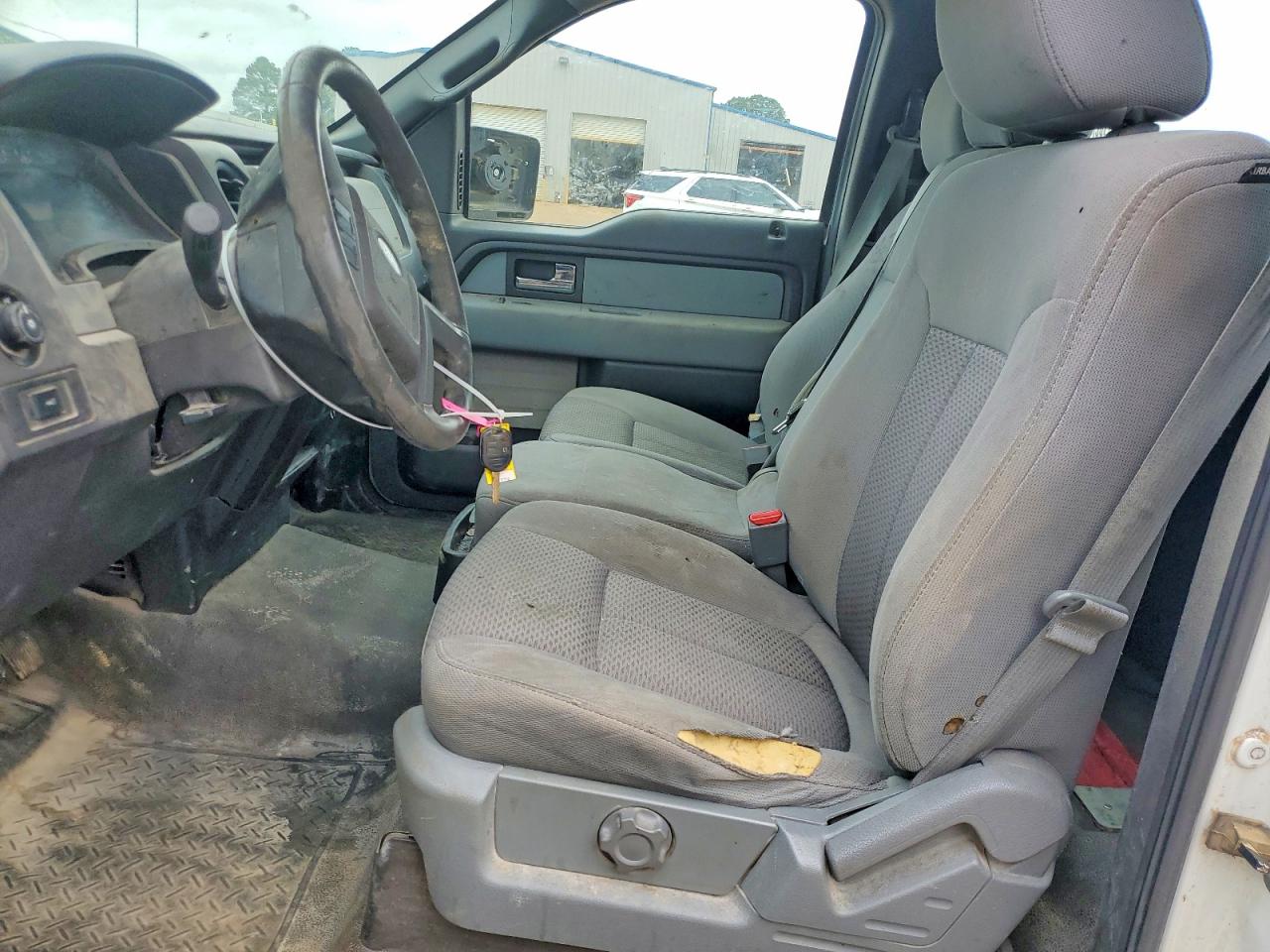 2013 Ford F150 White vin: 1FTNF1CF0DKD56033