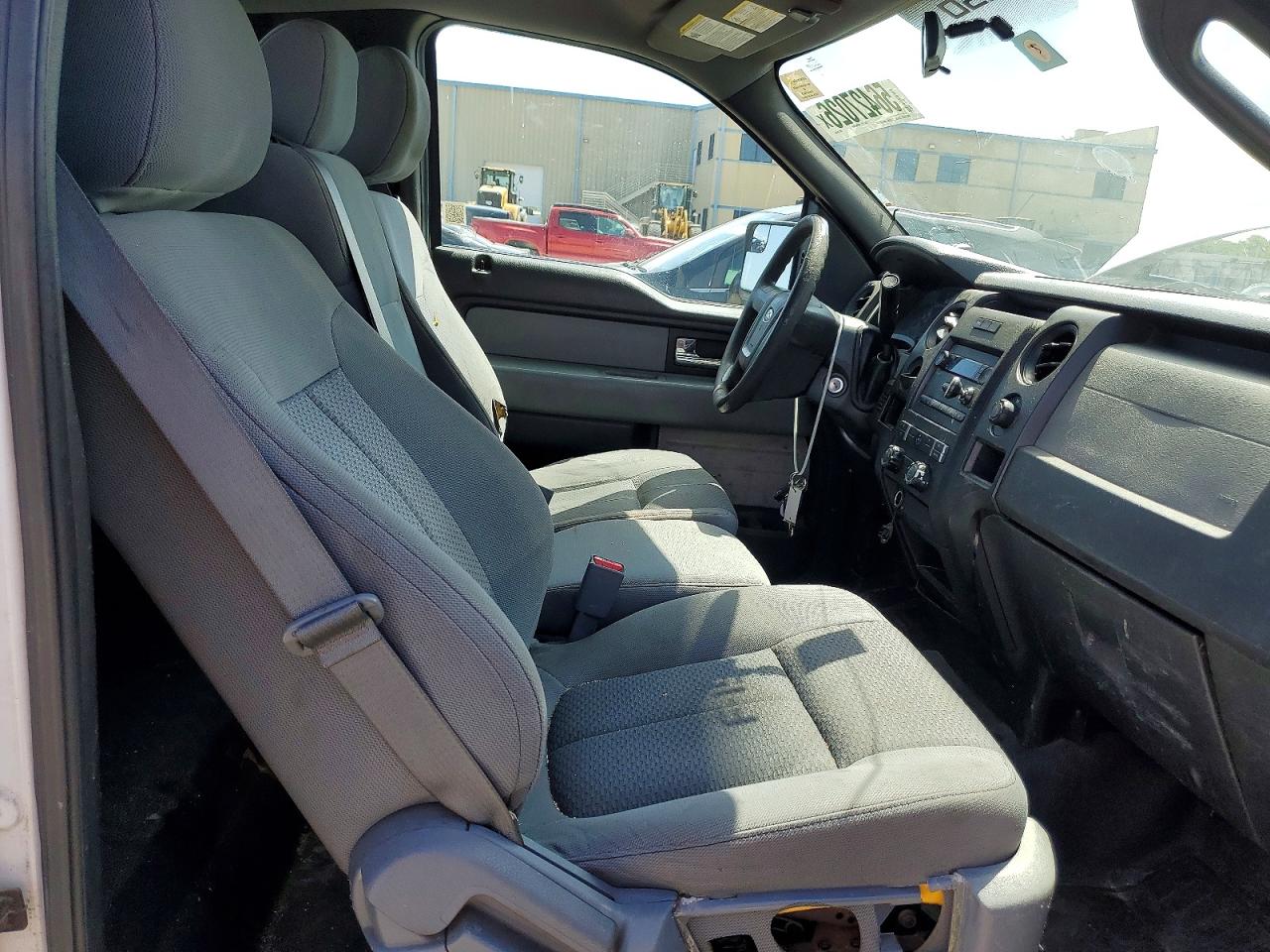 2013 Ford F150 White vin: 1FTNF1CF0DKD56162