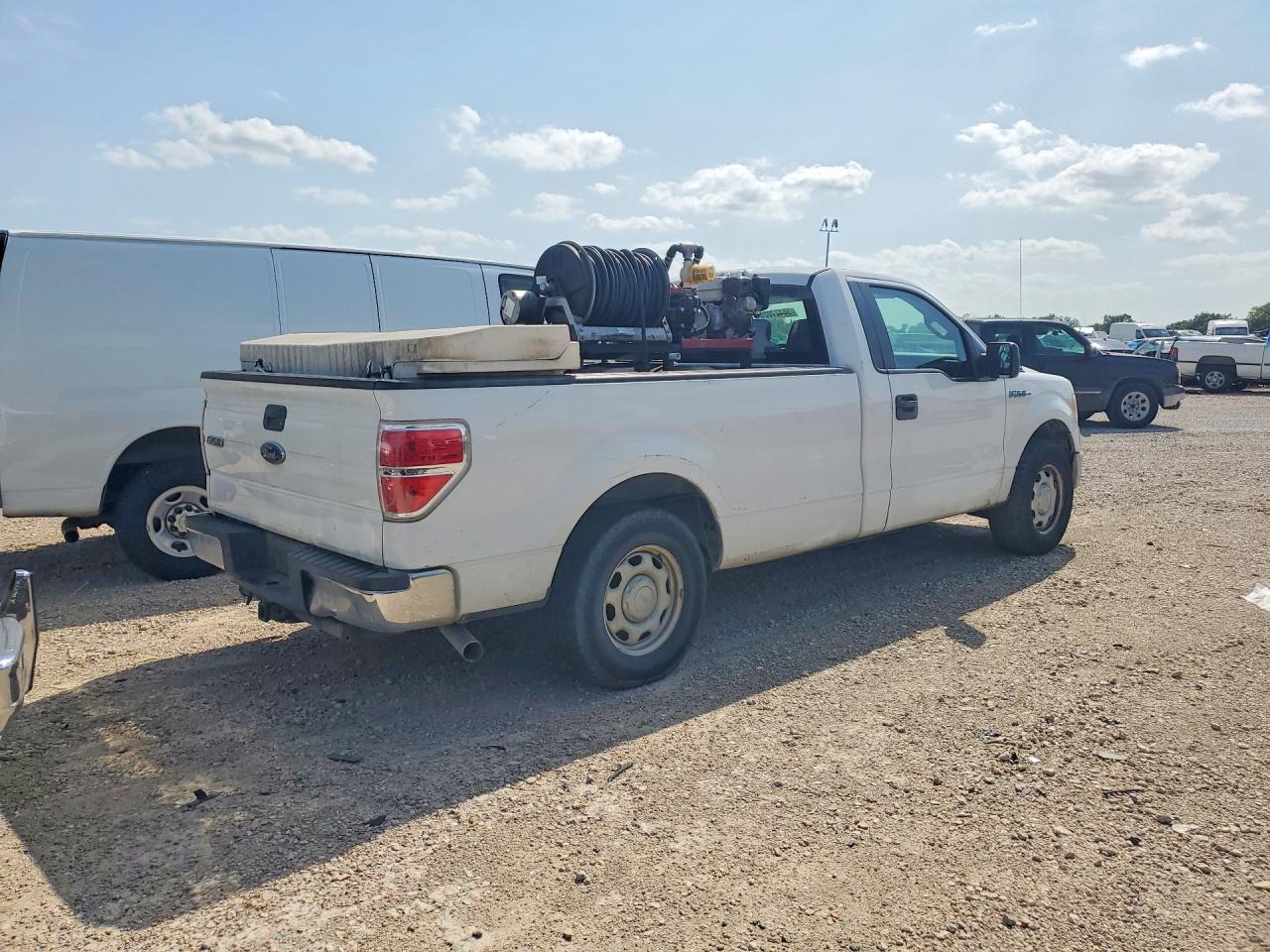 2013 Ford F150 White vin: 1FTNF1CF0DKD56162
