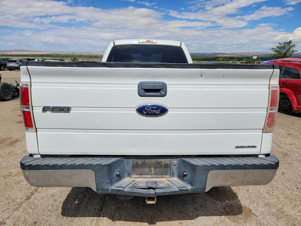 2013 Ford F150 White vin: 1FTNF1CF0DKE62756