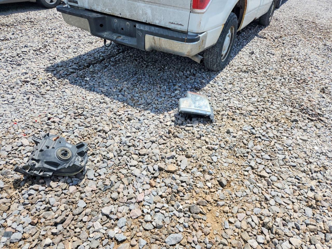 2013 Ford F150 White vin: 1FTNF1CF0DKE78696
