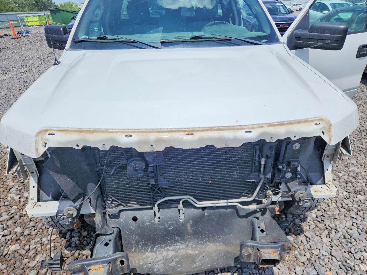 2013 Ford F150 White vin: 1FTNF1CF0DKE78696