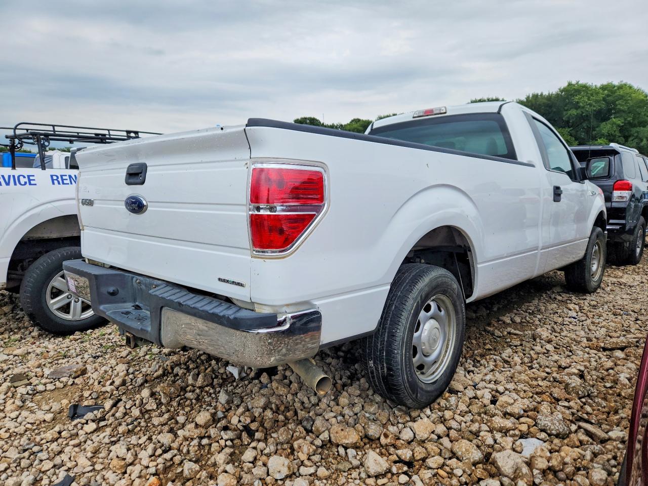 2013 Ford F150 White vin: 1FTNF1CF0DKG07472