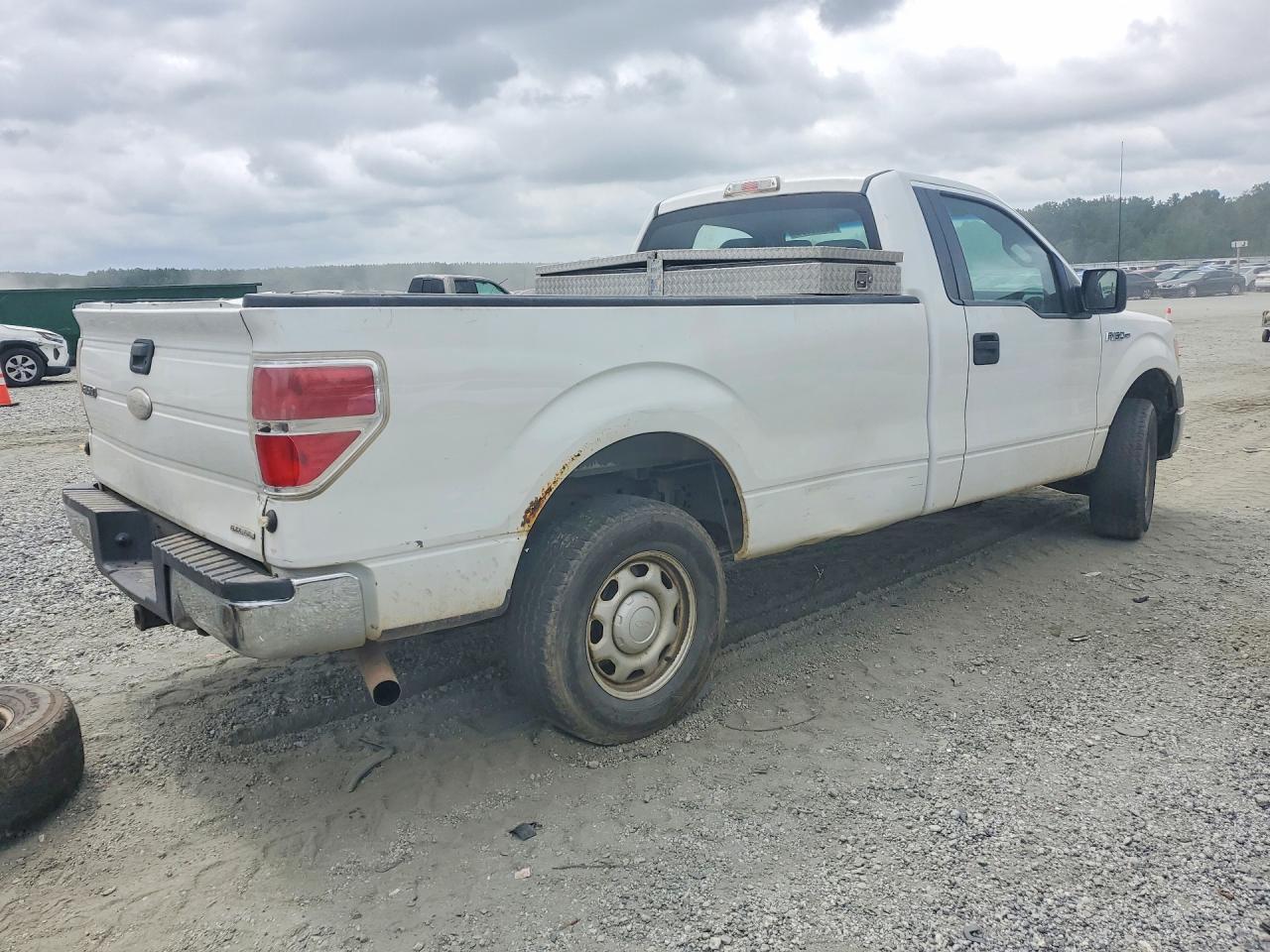 2012 Ford F150 White vin: 1FTNF1CF1CKD58940