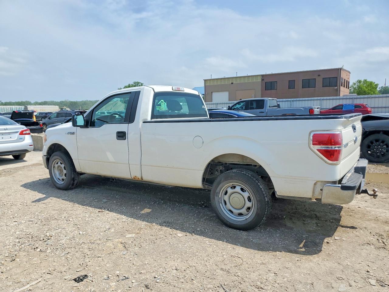 2014 Ford F150 White vin: 1FTNF1CF1EKD20613