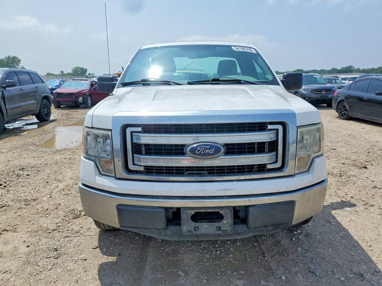 2014 Ford F150 White vin: 1FTNF1CF1EKD20613