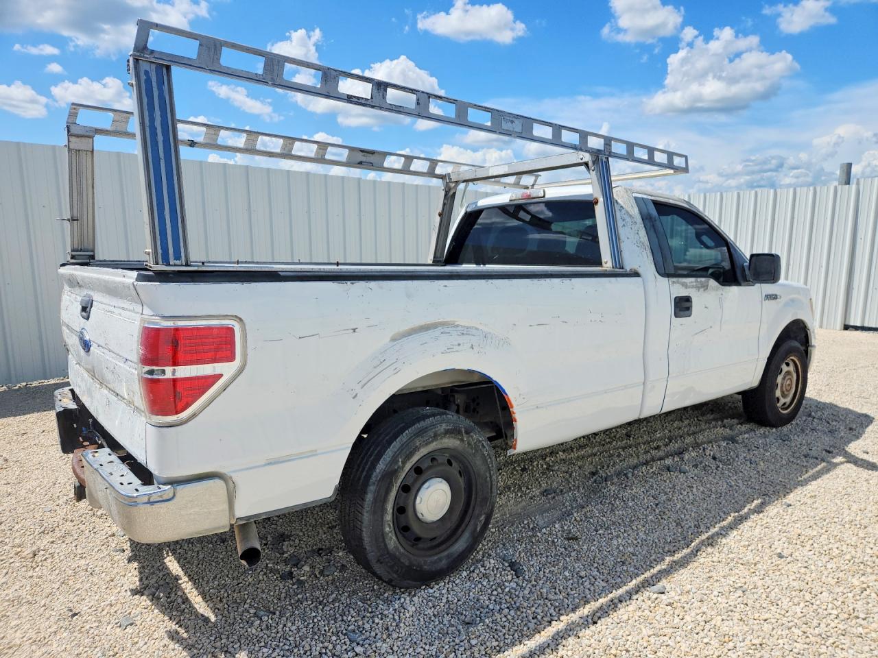 2014 Ford F150 White vin: 1FTNF1CF1EKE28035