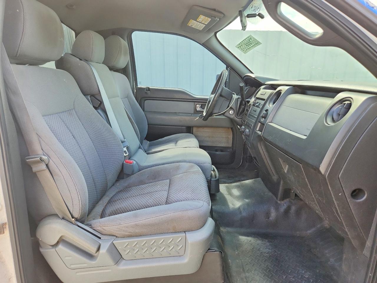 2014 Ford F150 White vin: 1FTNF1CF1EKE28035