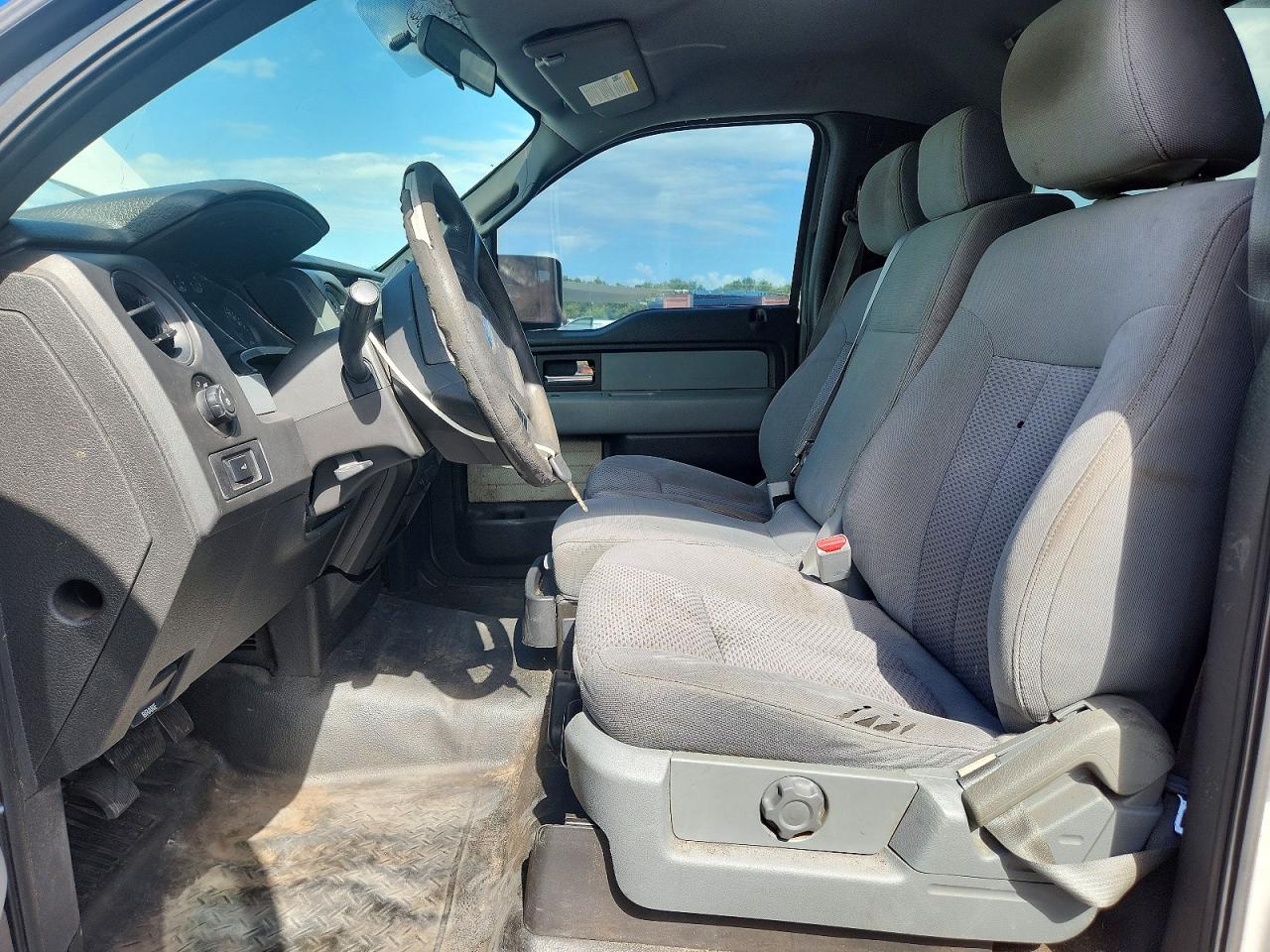 2014 Ford F150 White vin: 1FTNF1CF1EKE28035