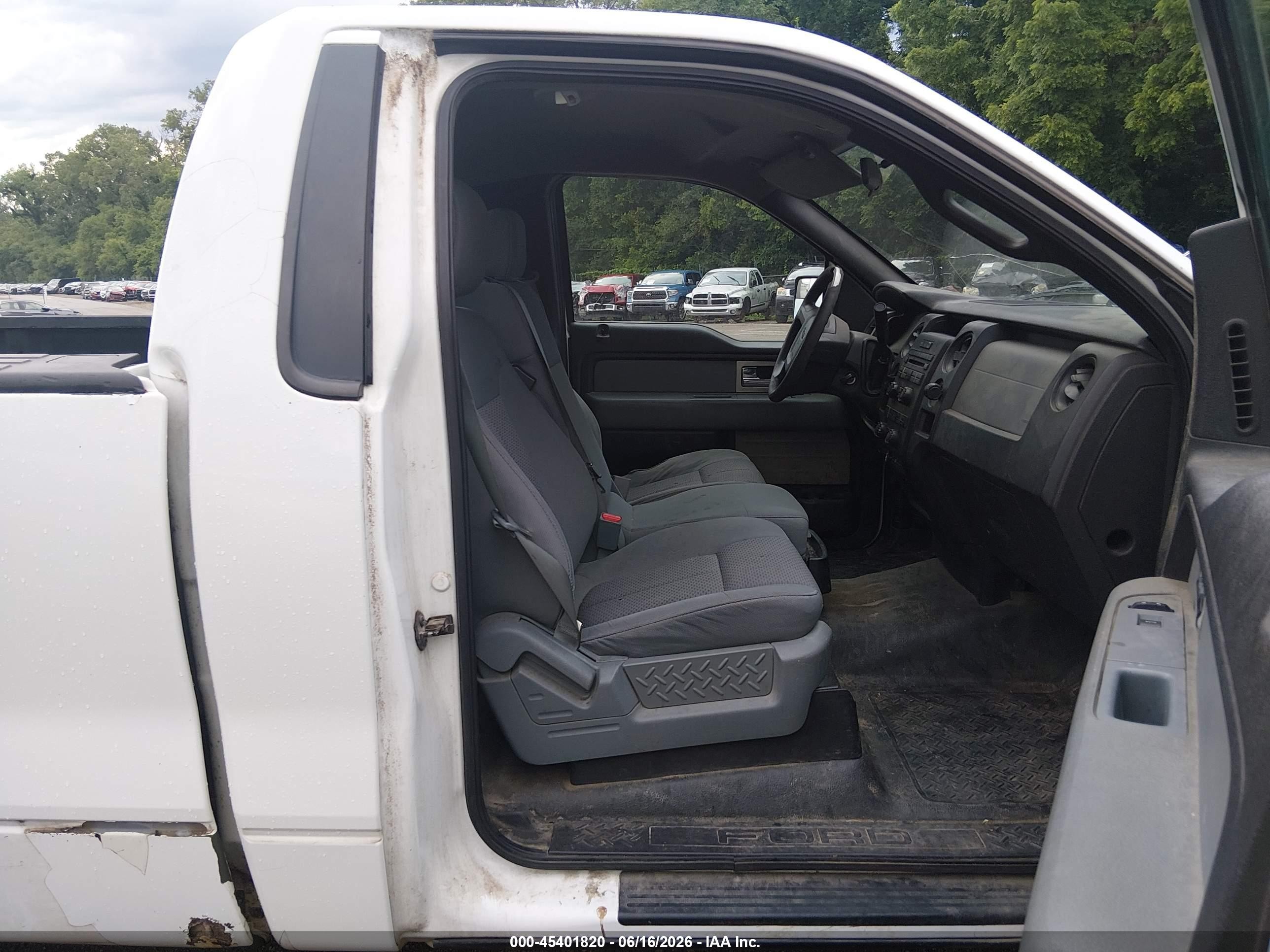 2011 Ford F-150 Xl White vin: 1FTNF1CF2BKD67886