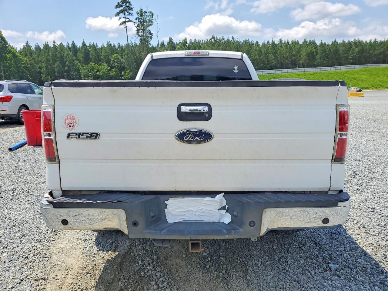 2014 Ford F150 White vin: 1FTNF1CF2EKG07152
