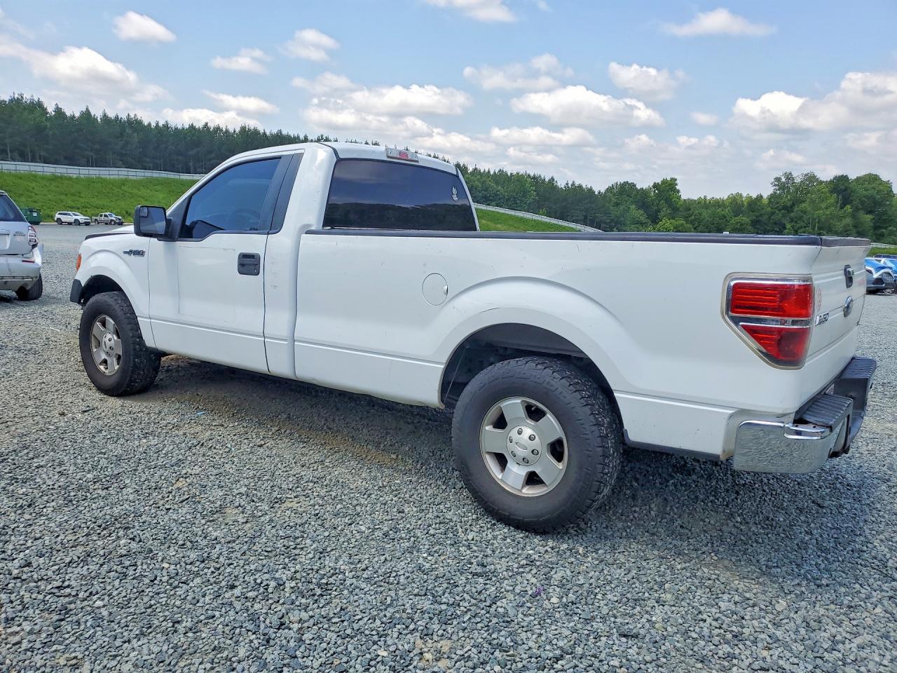 2014 Ford F150 White vin: 1FTNF1CF2EKG07152