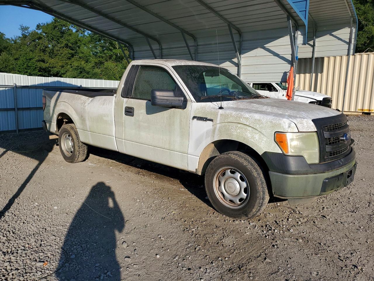 2013 Ford F150 White vin: 1FTNF1CF3DKF90182