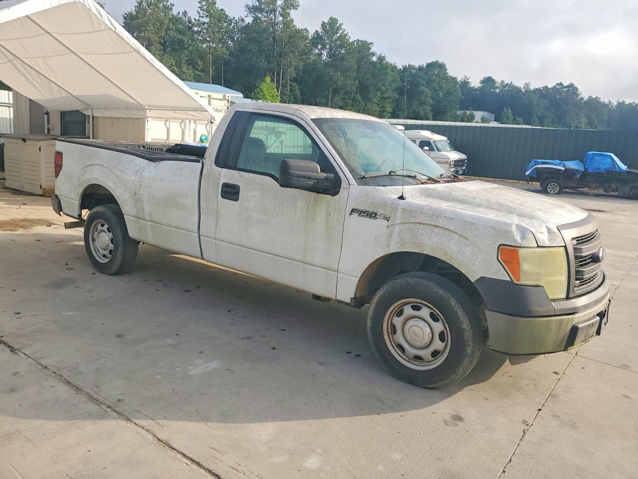 2013 Ford F150 White vin: 1FTNF1CF3DKF90182
