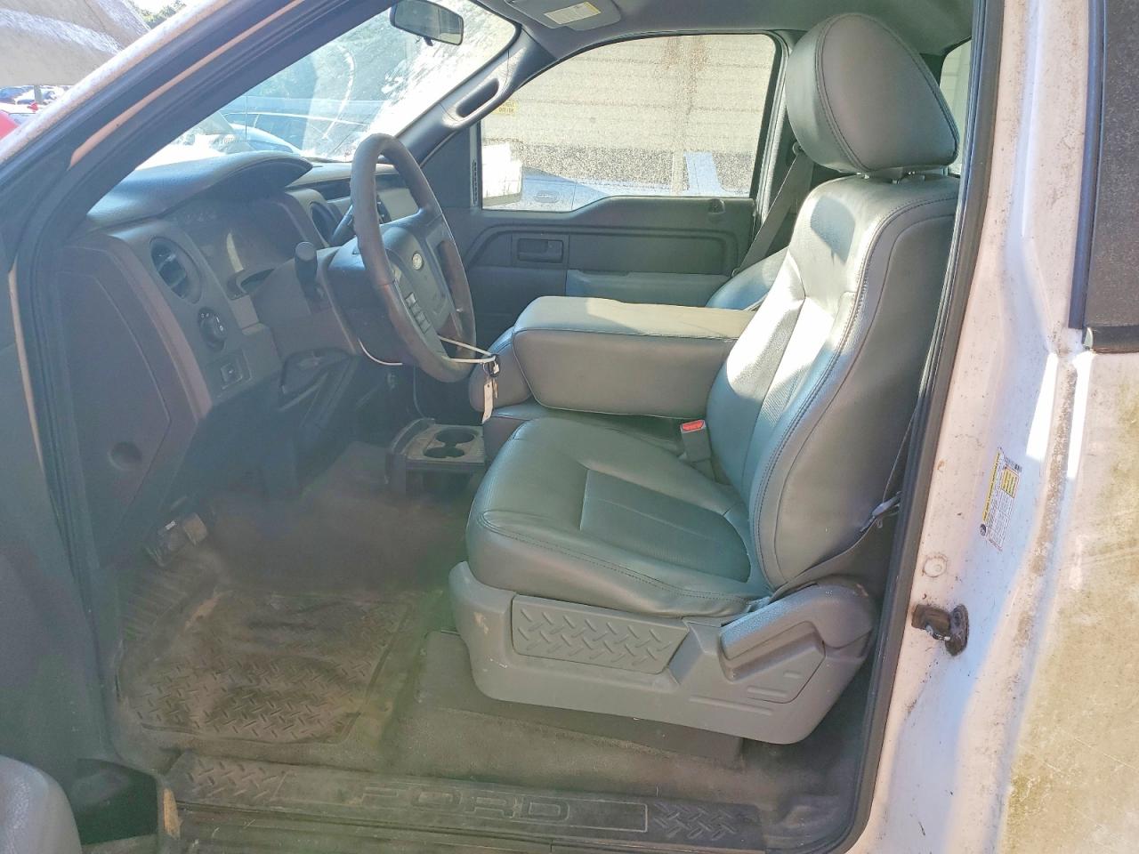 2013 Ford F150 White vin: 1FTNF1CF3DKF90182