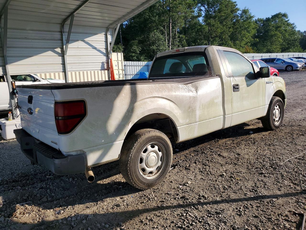 2013 Ford F150 White vin: 1FTNF1CF3DKF90182