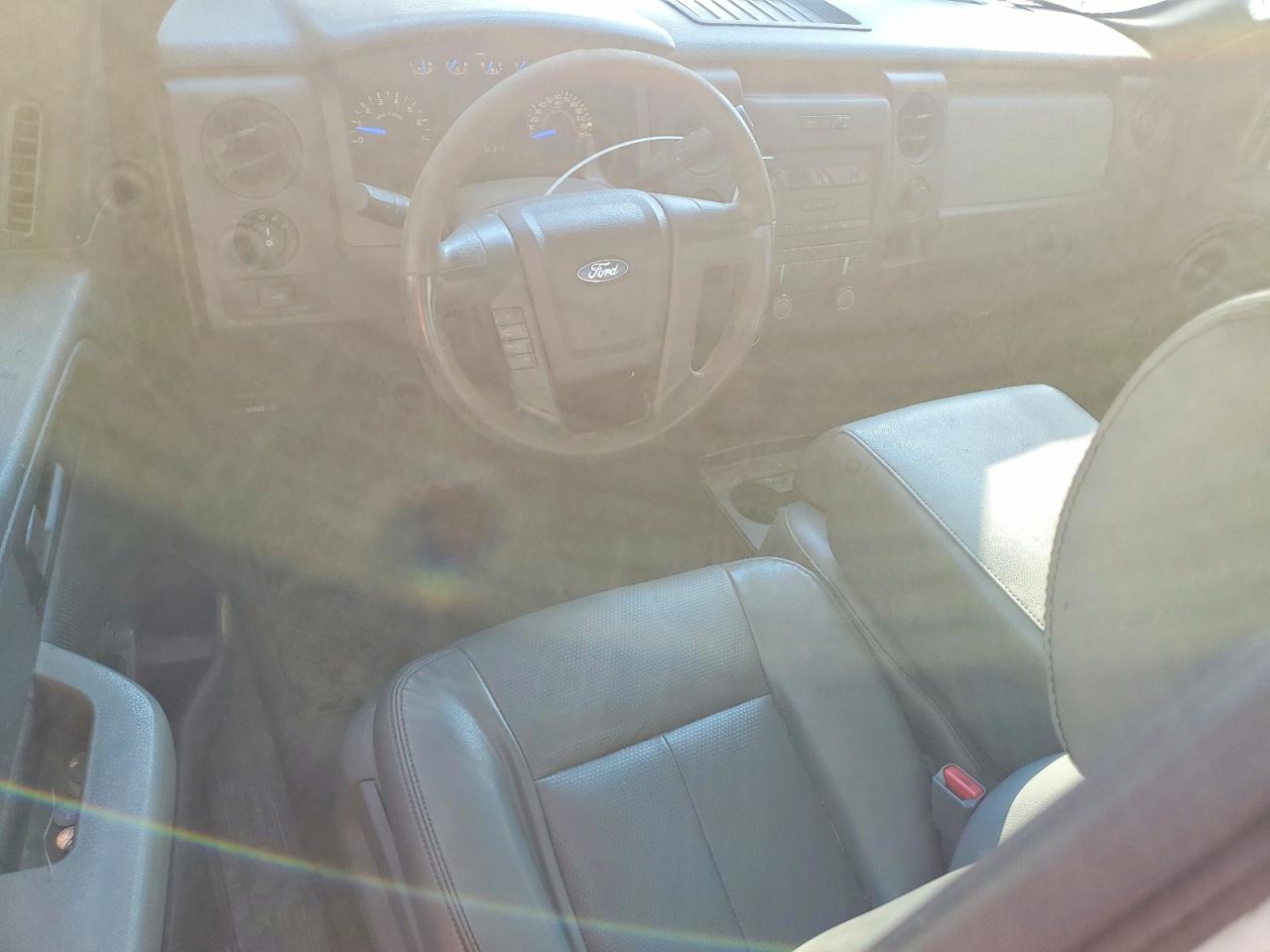 2013 Ford F150 White vin: 1FTNF1CF3DKF90182