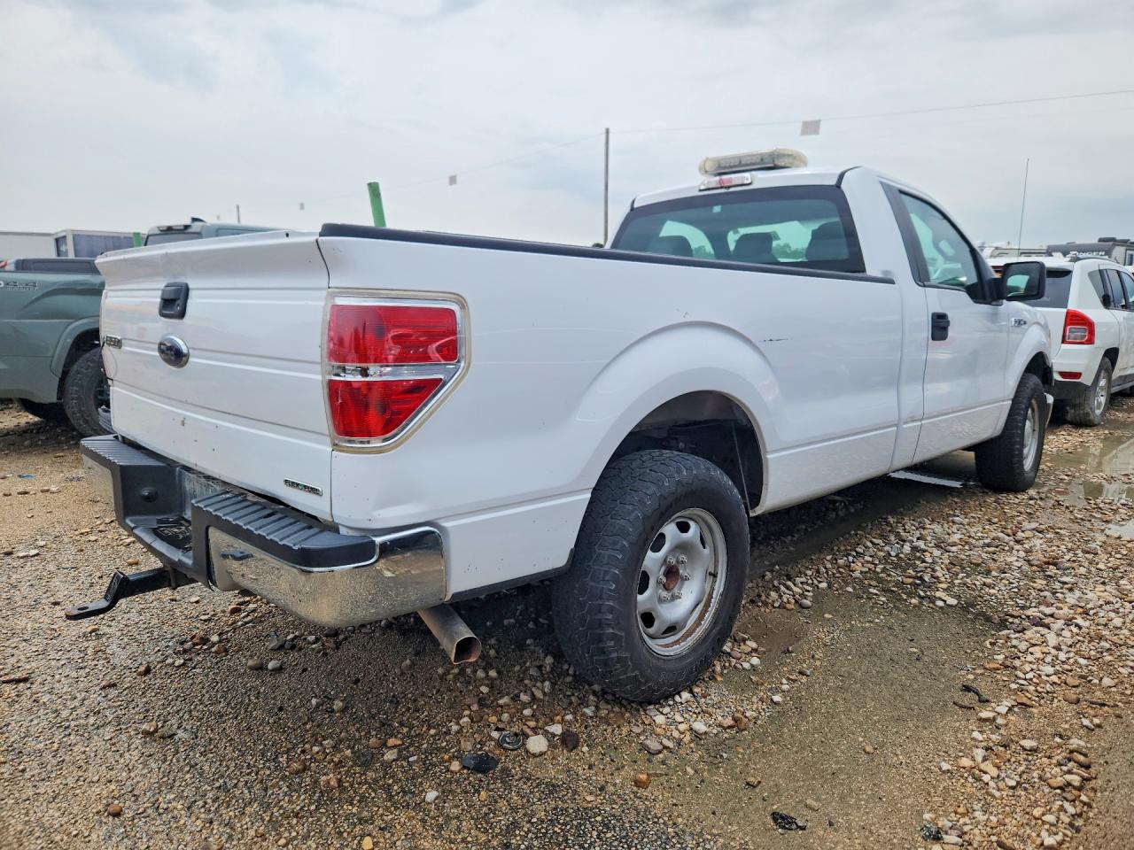 2014 Ford F150 White vin: 1FTNF1CF3EKE89516