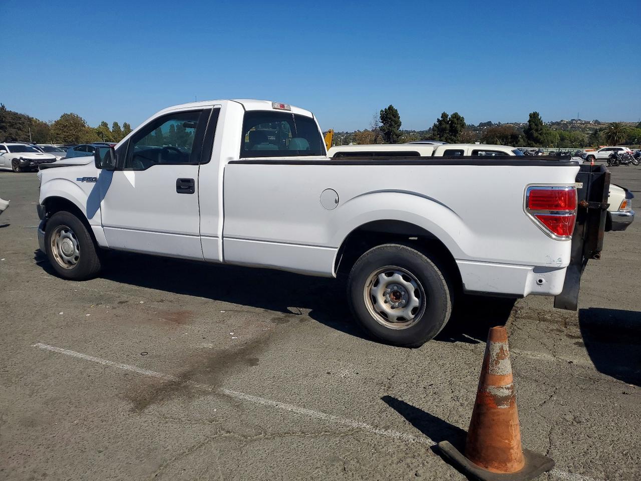 2014 Ford F150 White vin: 1FTNF1CF3EKF78101