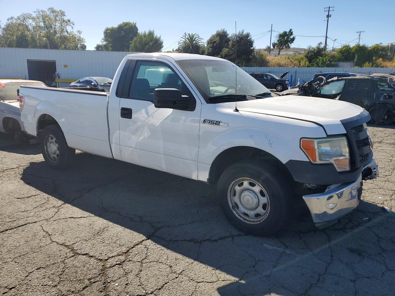 2014 Ford F150 White vin: 1FTNF1CF3EKF78101