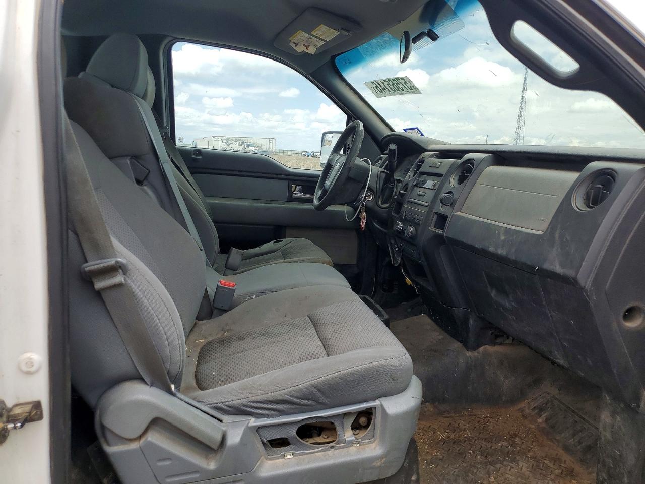 2014 Ford F150 2wd White vin: 1FTNF1CF4EKD18662