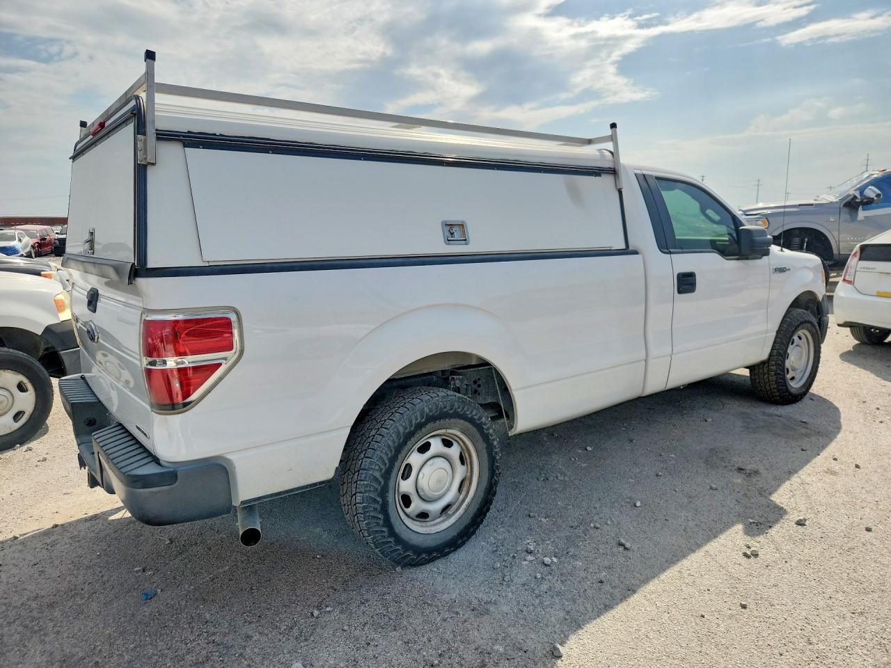 2014 Ford F150 White vin: 1FTNF1CF4EKE31561