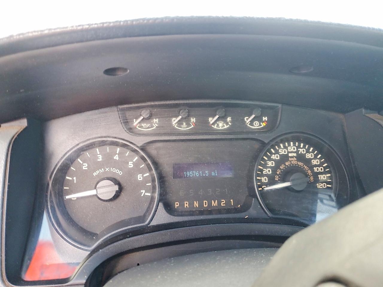 2012 Ford F150 Белый vin: 1FTNF1CF5CKE02146