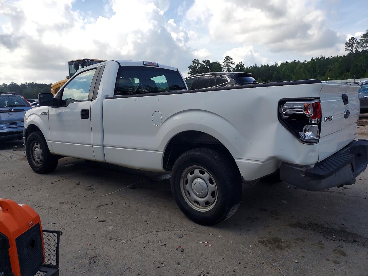 2012 Ford F150 Белый vin: 1FTNF1CF5CKE02146