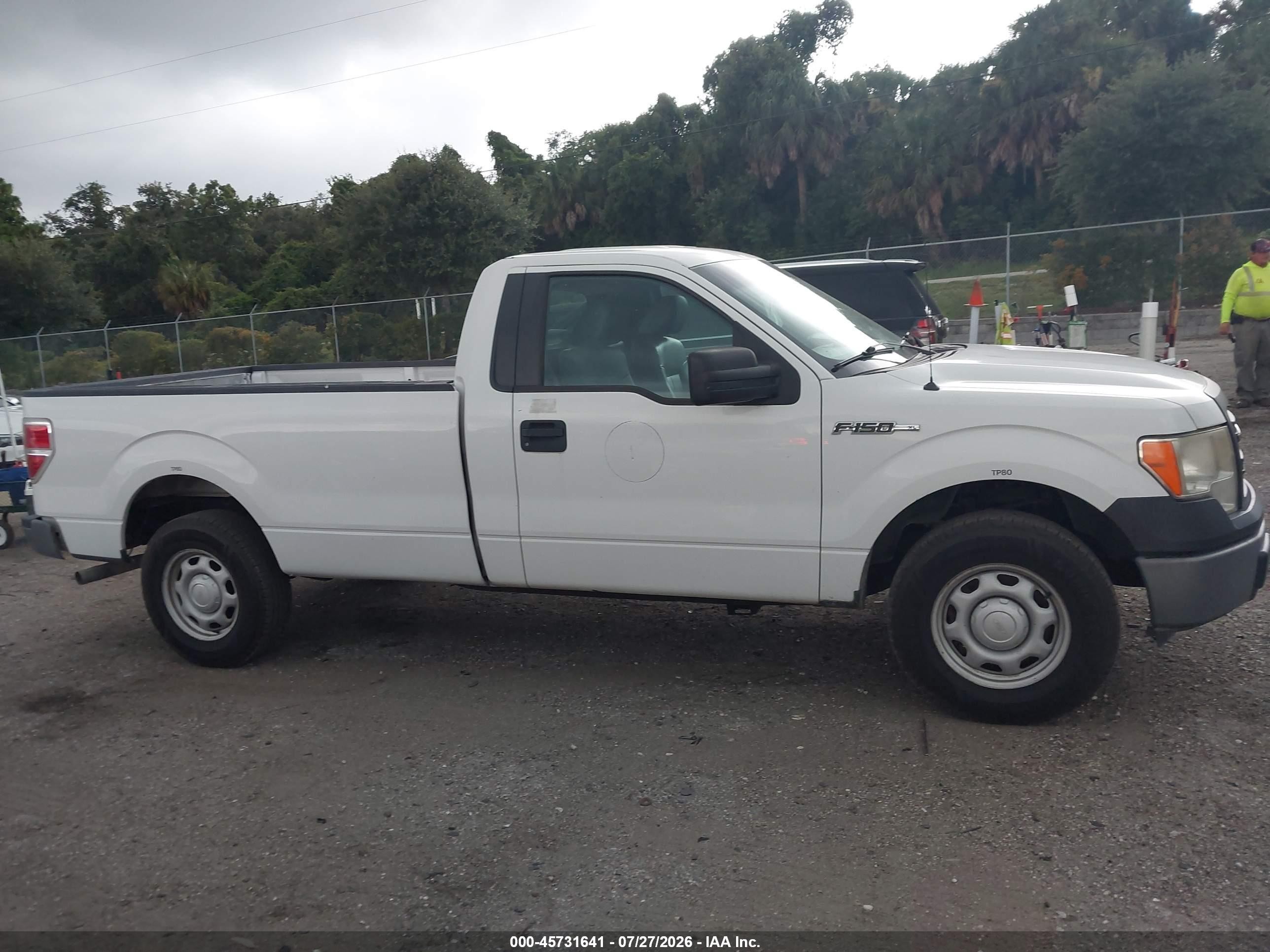 2013 Ford F-150 Xl White vin: 1FTNF1CF6DKF54423