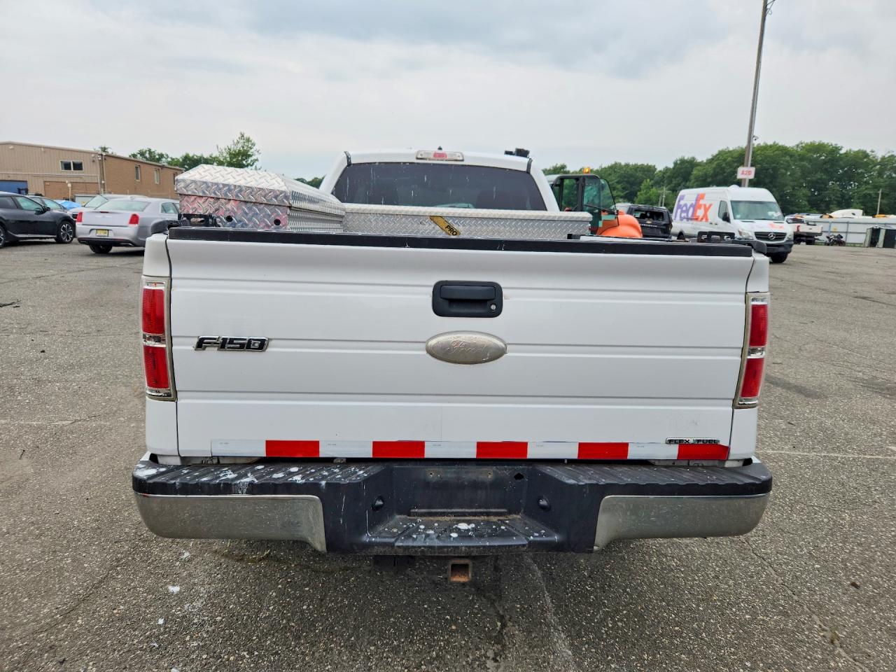 2011 Ford F150 Белый vin: 1FTNF1CF8BKD84367