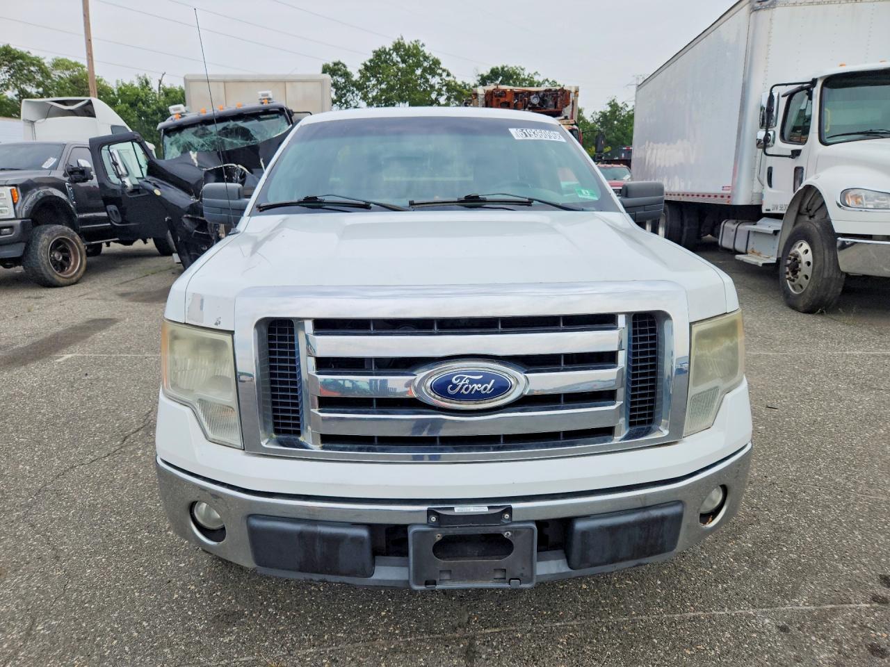 2011 Ford F150 Белый vin: 1FTNF1CF8BKD84367