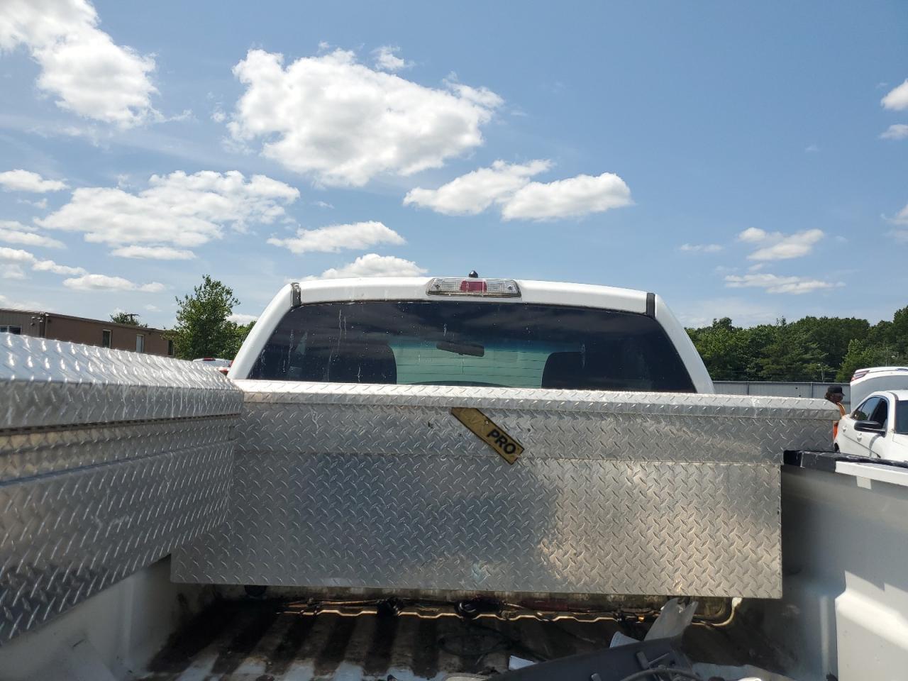 2011 Ford F150 Белый vin: 1FTNF1CF8BKD84367 Damage: Aftermarket Accessory, Aftermarket, Acceptable