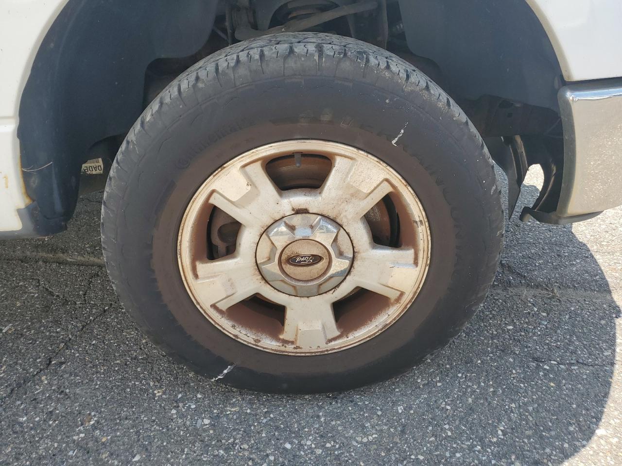 2011 Ford F150 Белый vin: 1FTNF1CF8BKD84367 Damage: Right Front Wheel, Rust, Repair Required