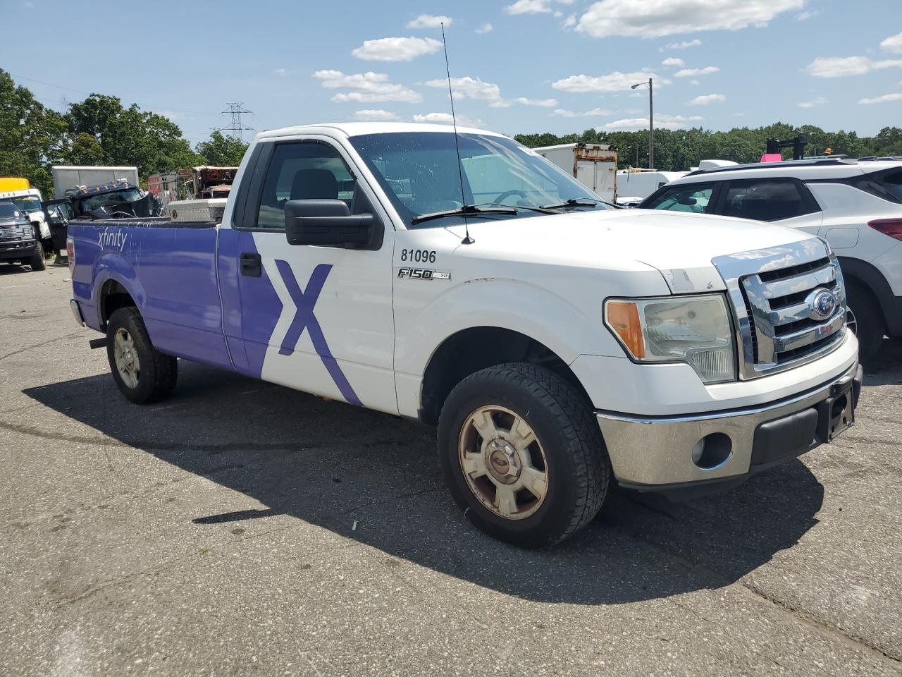 2011 Ford F150 Белый vin: 1FTNF1CF8BKD84367 Damage: Right Front Door, Dent(S) W/ Paint Dmg, 1/2 To 1 Inch